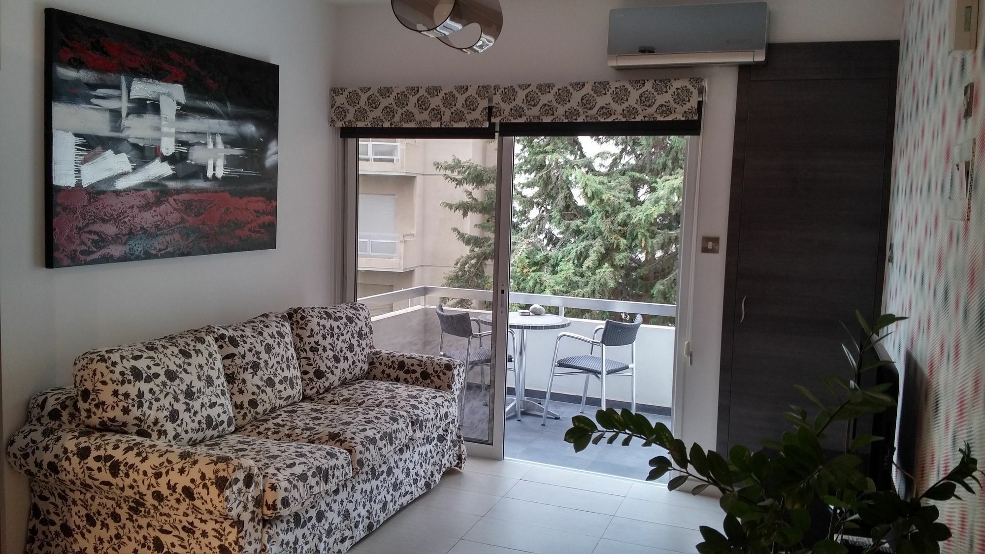 Green Valley Modern Studio Лимасол Экстерьер фото