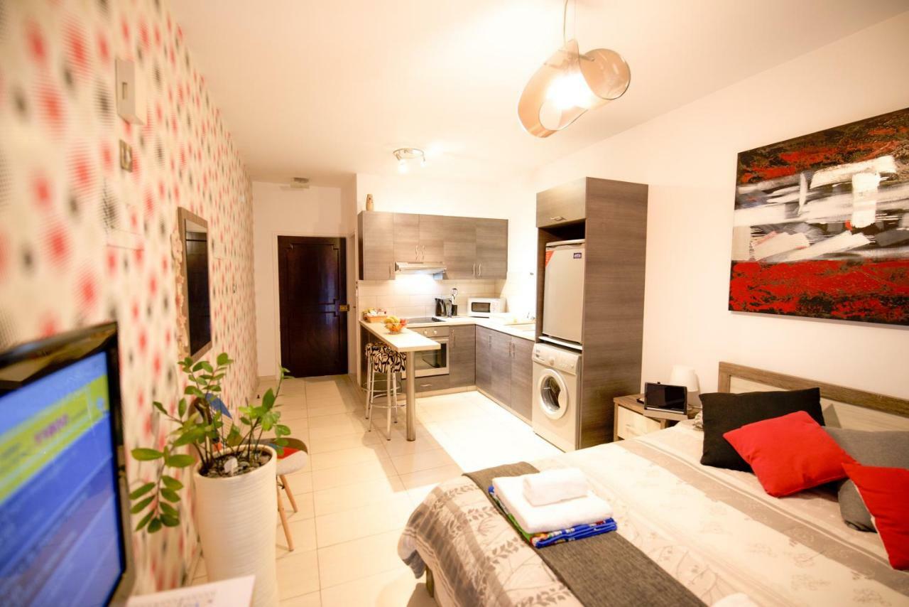 Green Valley Modern Studio Лимасол Экстерьер фото